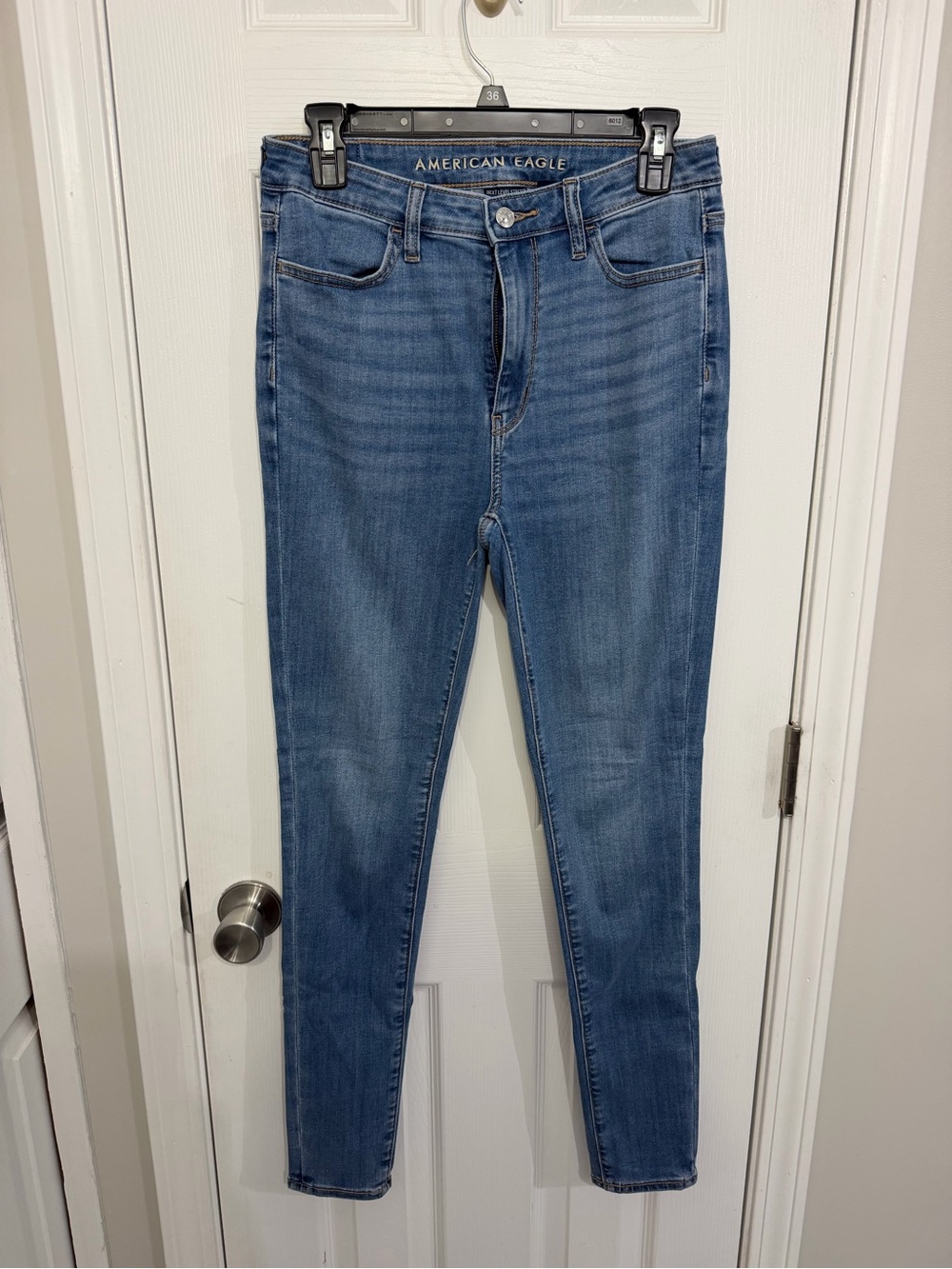 American Eagle Outfitters Women’s Medium Blue Skinny Jeans
